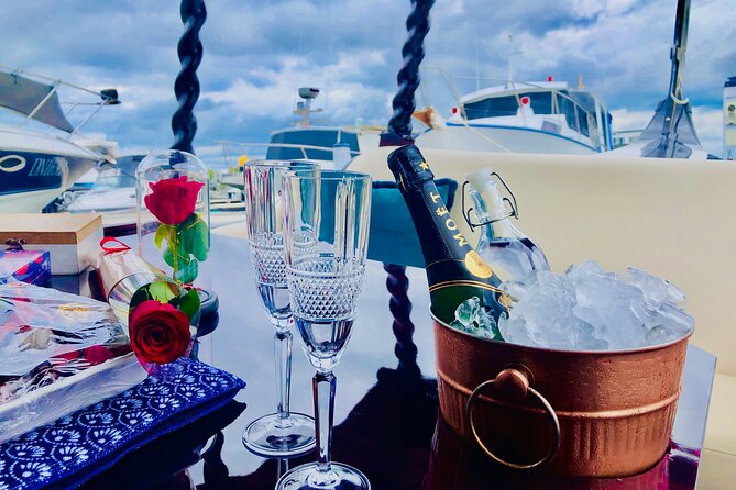 1 Hour Private Romantic Gondola Cruises in Banksia Beach - A quiet hour on the Bribie Island waterways