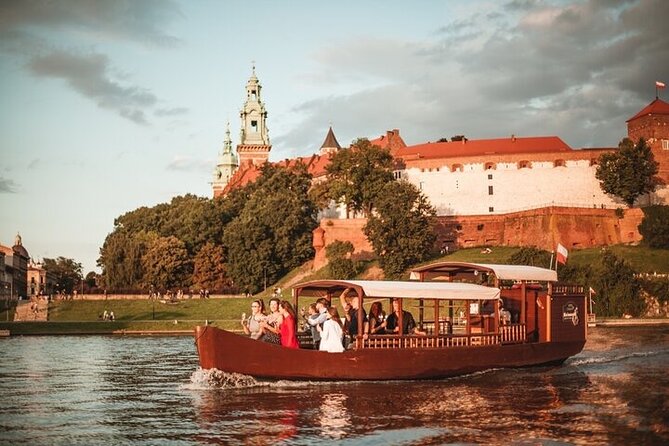 1 Hour Traditional Gondola Sightseeing Vistula River Cruise - Boarding in Kazimierz