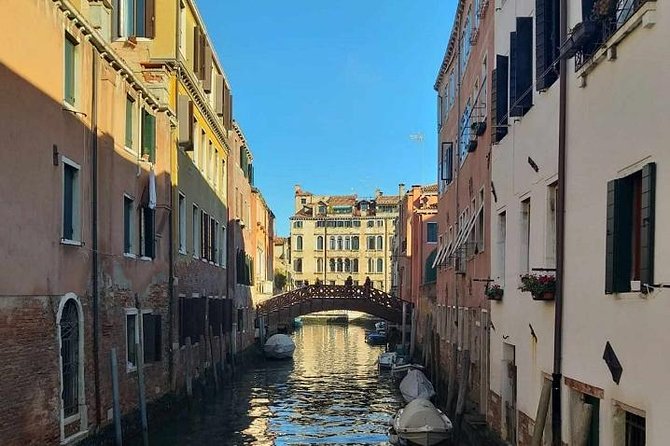 2-hour Venice Guided Walking Tour with Gondola ride - Starting at San Giacomo di Rialto