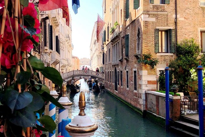 30-min Private Gondola Ride for up to 5 people - Small Canals or Grand Canal?