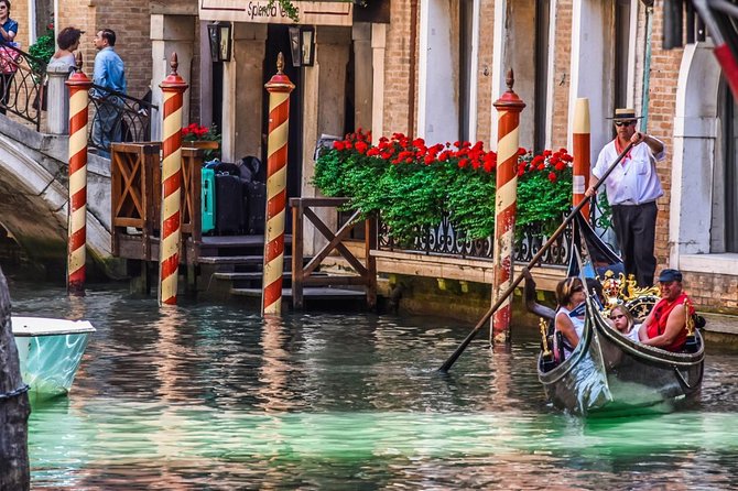 30-min Private Gondola Ride for up to 5 people - How Private Is the Experience?