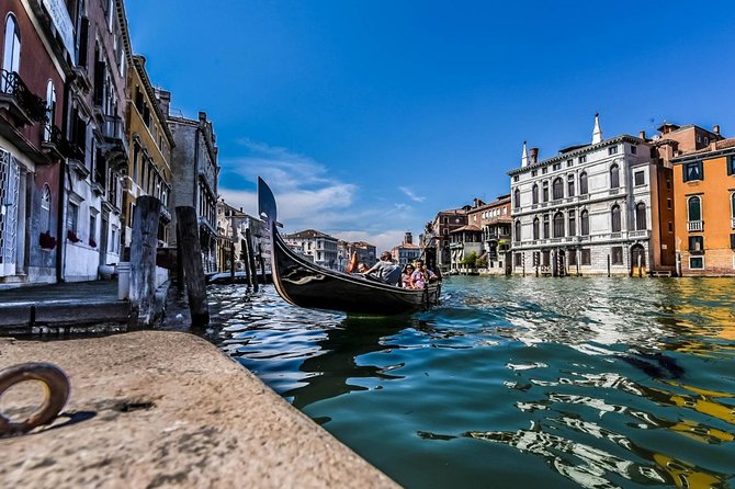 30-min Private Gondola Ride for up to 5 people - La Fenice and the Maria Callas Bridge