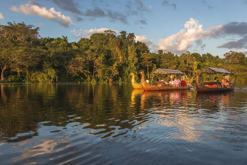 Angkor Bike tour & Gondola Sunset Boat - Water, fruit, and a break before the rural lanes
