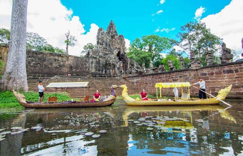 Angkor Bike tour & Gondola Sunset Boat w/ Drinks & Snack - Rice fields and family parcels