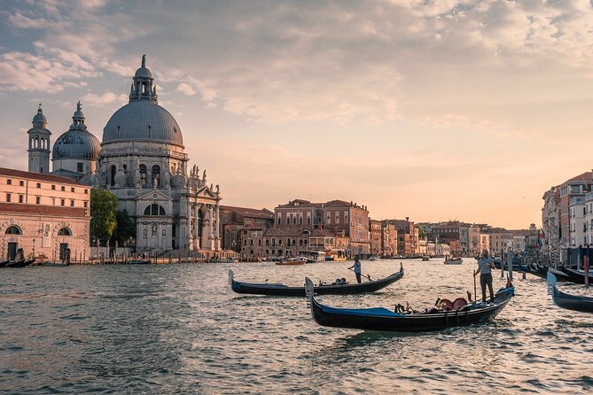 Best of Venice Tour: City Highlights & Gondola Ride - A private start in the heart of Venice