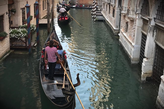 Charming Gondola Ride on the Grand Canal & Gondola Gallery™ - Teatro La Fenice and the sound of Venice