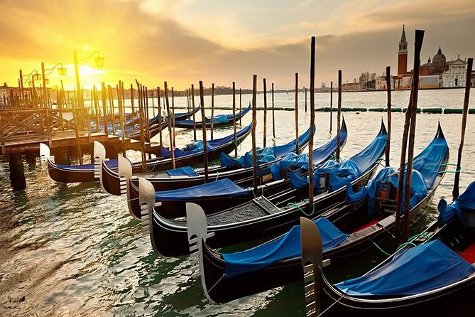 Classic 30-Minute Gondola Ride in Venice - A classic ride with a very practical setup
