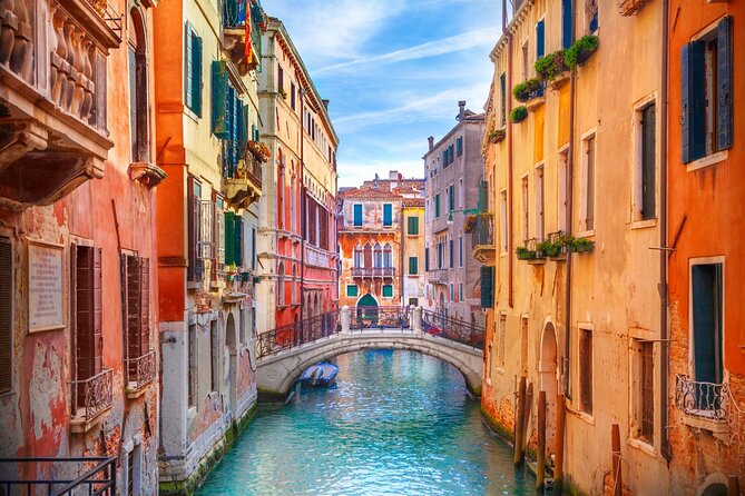 Doge’s Palace Tour, Prisons, Bridge of Sighs & Gondola Ride - Inside Palazzo Ducale, Venice’s former seat of power