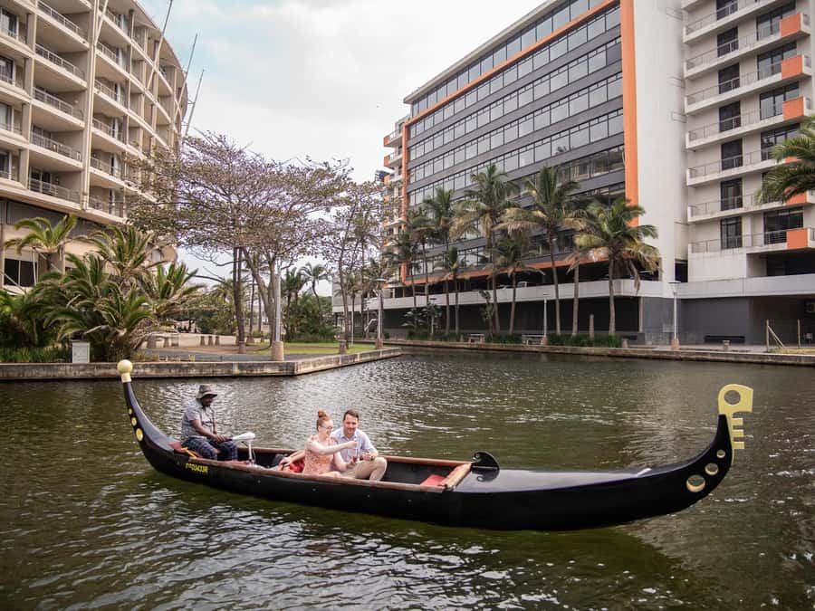 Durban: Gondola Ride - Friendly guides and thoughtful photo help