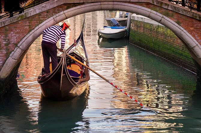 Enchanting Venice: Private Gondola Experience - What can make or break the ride