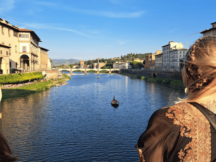 Florence: Guided Gondola Boat Tour with a Glass of Wine - Ponte Santa Trinita and the Oltrarno