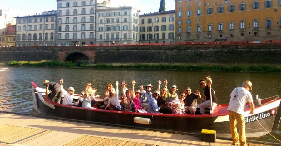 Florence: Guided Gondola Boat Tour with a Glass of Wine - Meeting at Via dei Vagellai 22