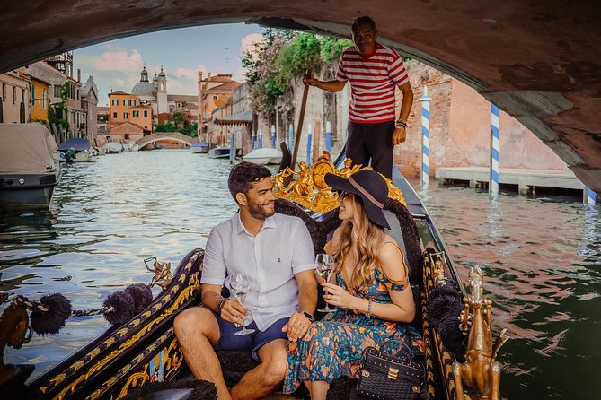 Gondola Ride and Aperitif in a Venetian Palace - Who will enjoy this most