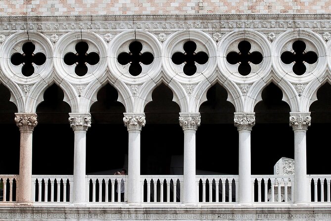 Gondola Ride & Doge's Palace Guided Tour in Venice - Key points to know before booking