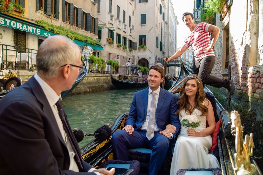Grand Canal: Renew Your Wedding Vows on a Venetian Gondola - Booking details worth checking