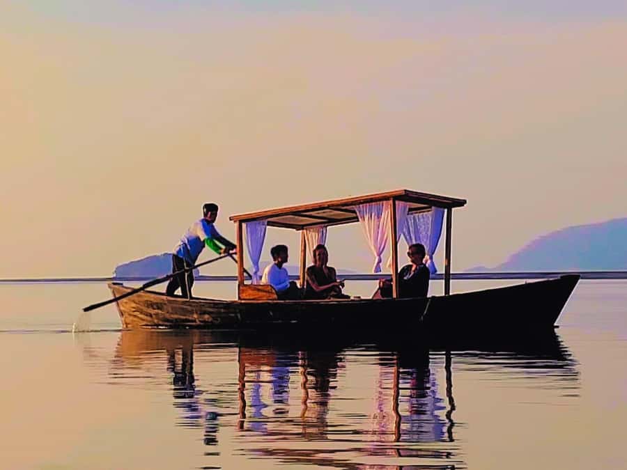 Ko Lanta: Sunrise Gondola Boat Ride with Breakfast - Why the 5 AM start is worth it