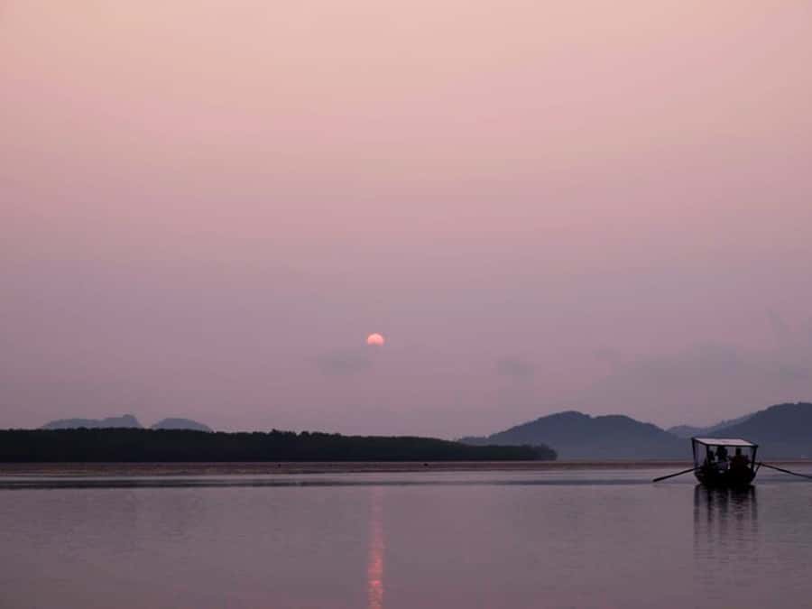 Ko Lanta: Sunrise Gondola Boat Ride with Breakfast - Who should book this sunrise gondola ride?