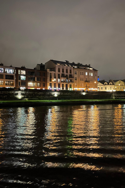 Krakow: Evening or Night Gondola Cruise - Why a one-hour Vistula cruise works so well