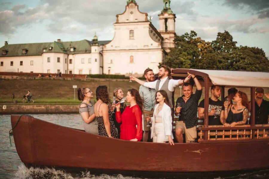 Krakow: Private Traditional Gondola Cruise - What the audio guide adds, and where it falls short