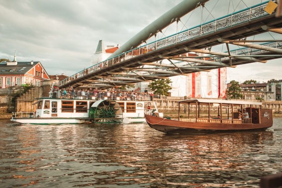 Krakow: Vistula Night Cruise by Gondola w/ Audio Commentary - From Bernatka Bridge to the first city lights