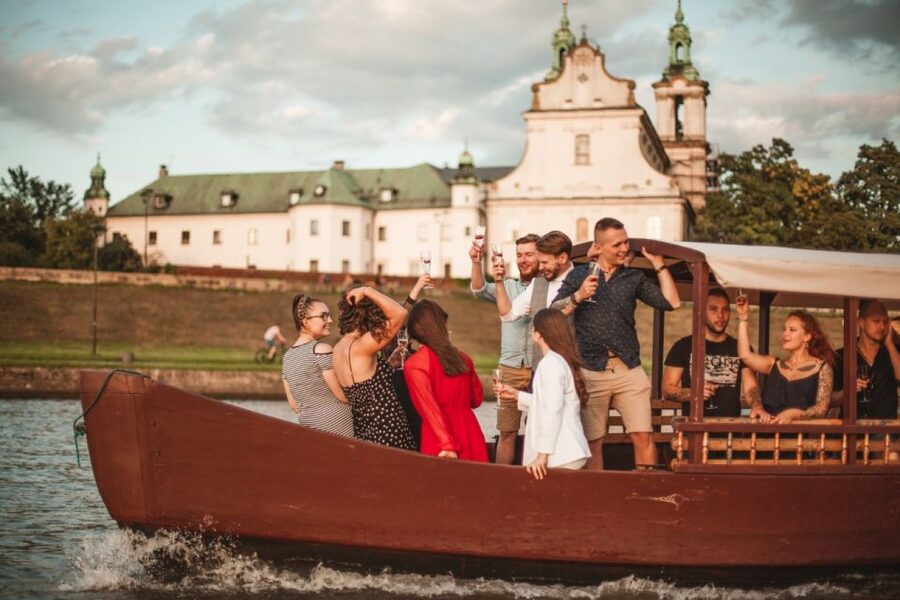 Krakow: Vistula Night Cruise by Gondola w/ Audio Commentary - Church on the Rock and Wawel Castle