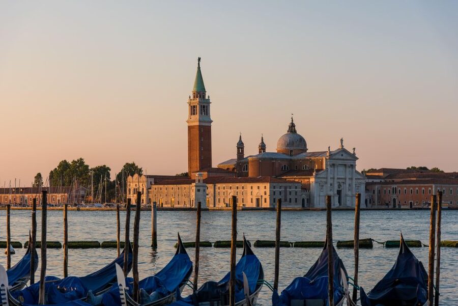 Land and Lagoon - Walking Tour and Gondola Ride - The Mercerie and Venice’s main shopping route