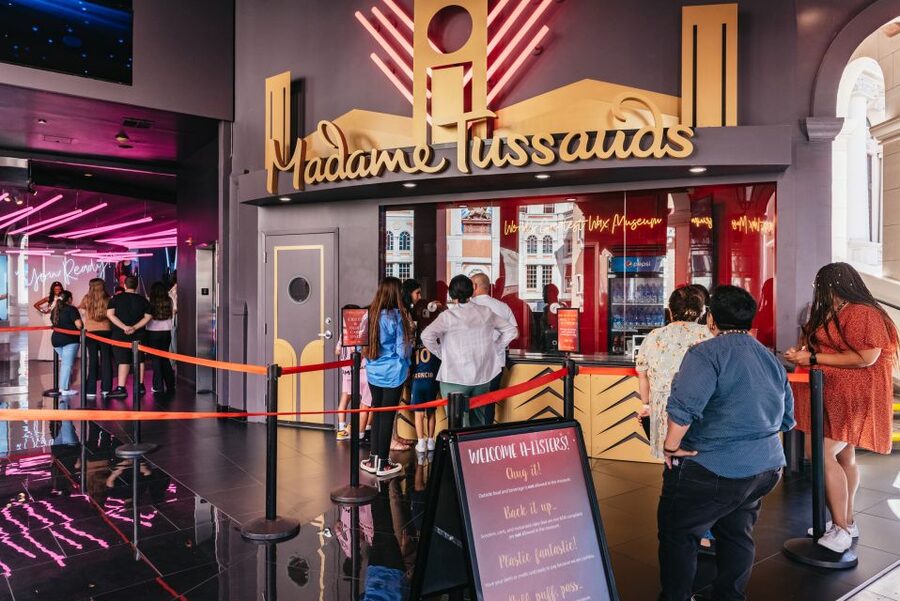 Las Vegas: Entry to Madame Tussauds with a Gondola Cruise - Crossing to the Venetian Grand Canal