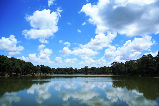 Late afternoon Angkor Gondola Tour with champagne and canapés - From Siem Reap to Prasat Chrung at 4:30 pm