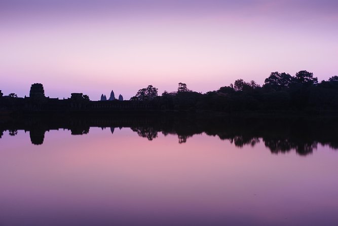 Late afternoon Angkor Gondola Tour with champagne and canapés - Is $128.21 Per Person a Fair Price?