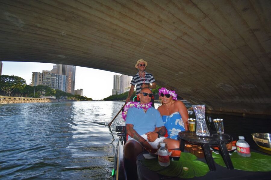 Oahu: Luxury Gondola Cruise with Drinks and Pastries - Should you book the Oahu gondola cruise?