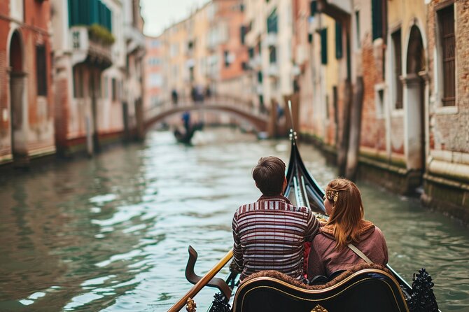 Perfect Private Venice Tour with Gondola Photoshoot - Rialto Market adds food, trade, and a chance to pause