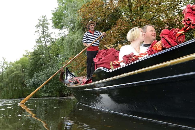 Private Alster Lake romantic Tour in a Real Venetian Gondola - What the 10-minute stops mean