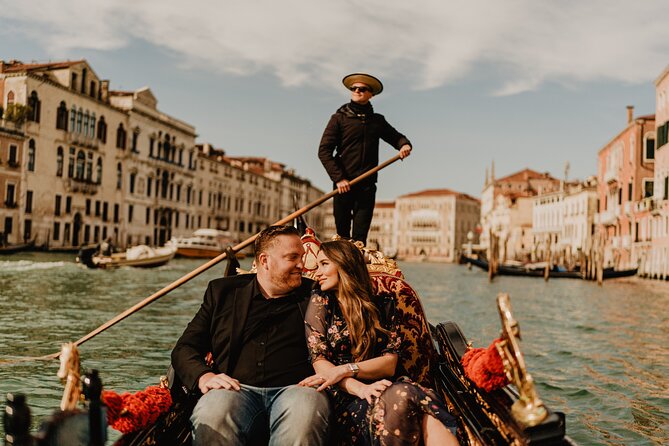 Private Gondola Ride with Professional Photographer in Venice - Why a private Venice photo session works