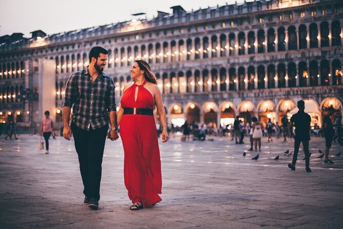 Private Gondola Ride with Professional Photographer in Venice - Grand Canal, Rialto Bridge, and Piazza San Marco