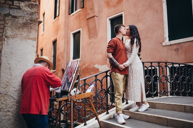 Private Photo Shoot in Venice with Gondola Ride Included - La Fenice, Santa Maria della Salute, and changing backdrops