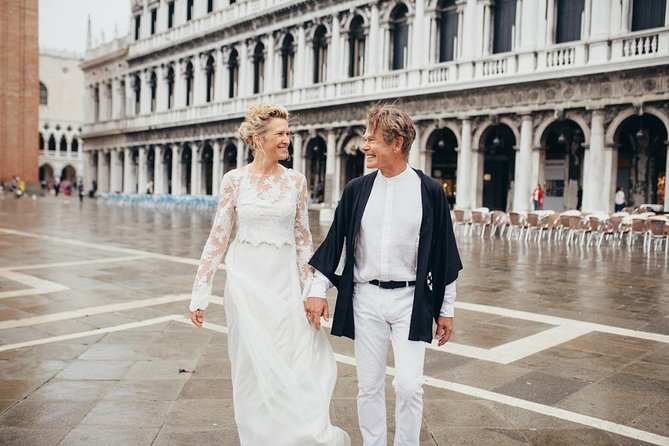 Private Photo Shoot in Venice with Gondola Ride Included - The private gondola ride at about 9 am