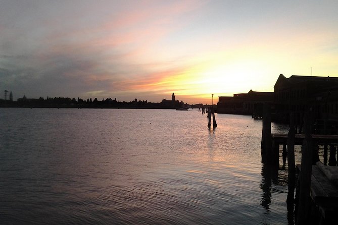 Private Tour: Venice Walk, Gondola, and Private Boat Tour ending on Murano Island with Venetian Lunch and Glass Factory Visit - Lunch on Murano and the glass factory visit