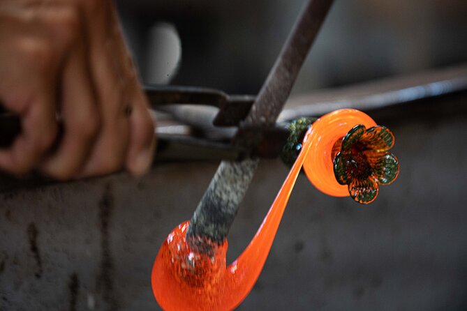 Private Tour: Venice Walk, Gondola, and Private Boat Tour ending on Murano Island with Venetian Lunch and Glass Factory Visit - What the private format really gives you