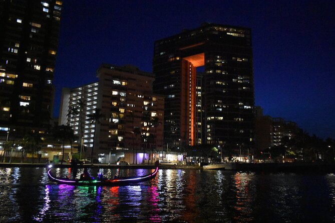 Private Valentine's cruise on a Gondola in waikiki - The lei greeting and the evening extras