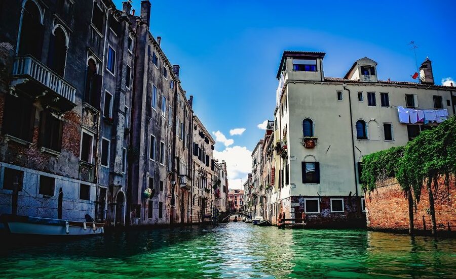 Private Venice Walking Tour and Gondola Ride - Campo Manin and the last Doge