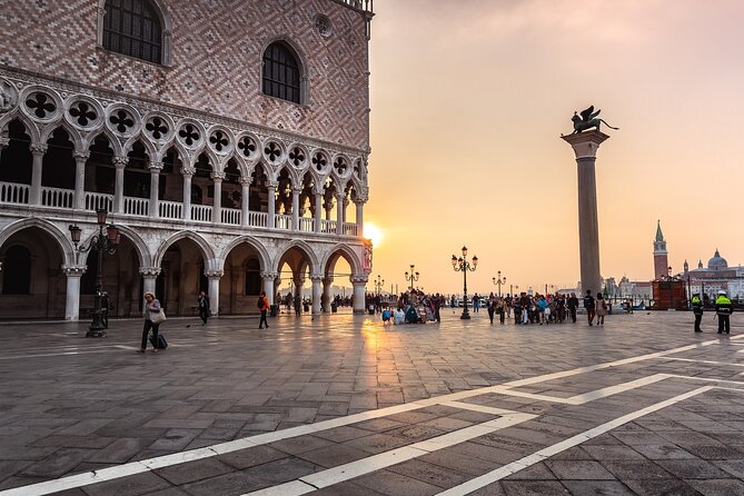 Public tour: Doge's Palace with St. Mark's Basilica & Gondolas - Three Venice icons in one tightly timed visit