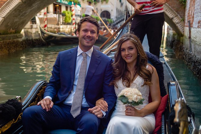 Renew your wedding vows on a romantic gondola - Timing your afternoon in Venice