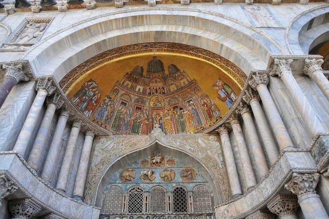Saint Marks Basilica, Doge's Palace and Gondola tour in Venice - Guides matter more than the script