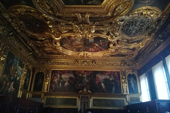 Skip-the-Line Venice Private Tour Including St Mark Doges Palace & Gondola Ride - Starting in St. Mark’s Square at 10 a.m.