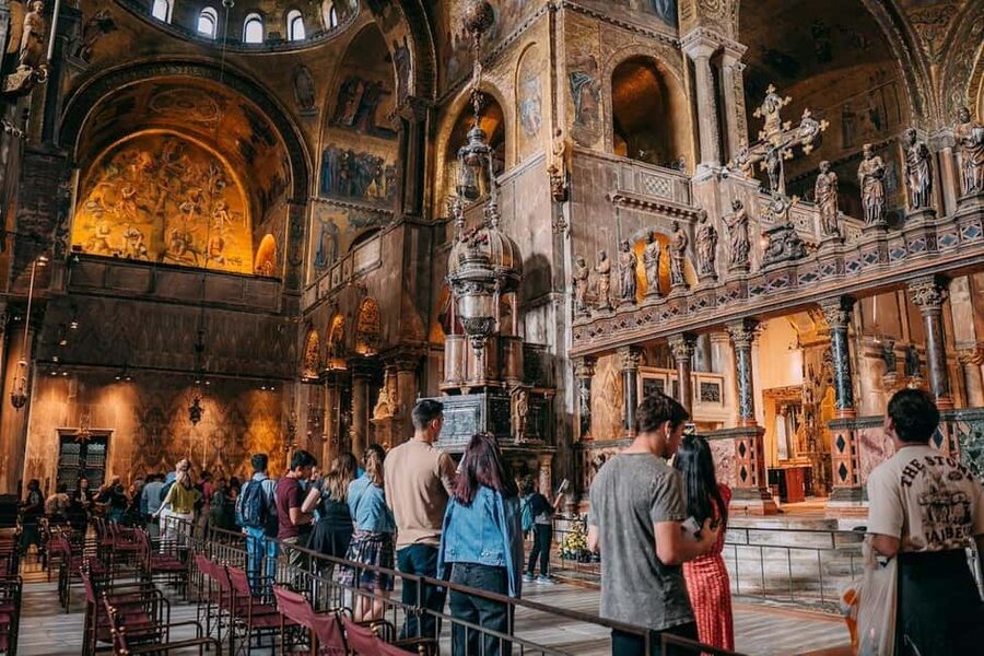 St. Mark's Basilica Tour with Priority Entrance + Gondola - Why the golden basilica deserves a guided visit