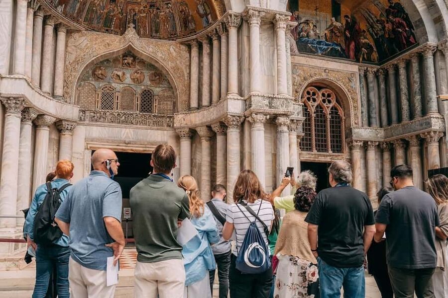 St. Mark's Basilica Tour with Priority Entrance + Gondola - Reading the 8,000 square meters of mosaics