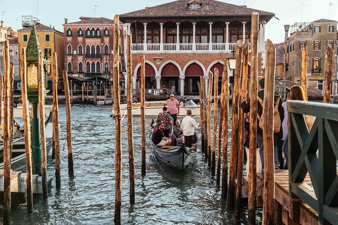 The Best of Venice: San Marco Highlights & Gondola Ride - Doge’s Palace and the machinery of Venetian power