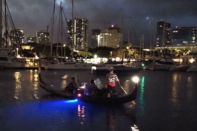 Valentine's Venetian Gondola Cruise in Waikiki - What the personal hosting adds