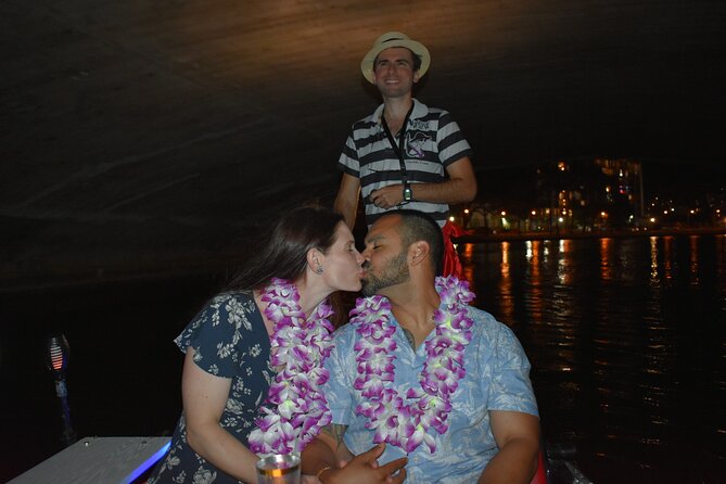 Valentine's Venetian Gondola Cruise in Waikiki - Is $250 per person worth it?