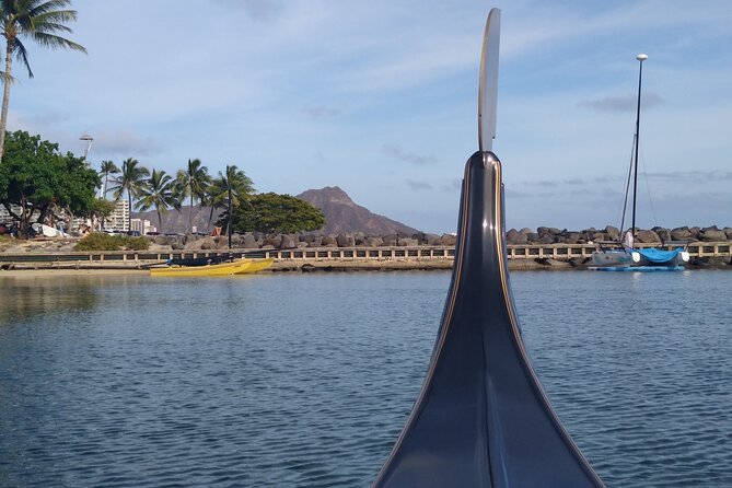 Valentine's Waikiki Gondola Cruise - Pastries, drinks, leis, and blankets